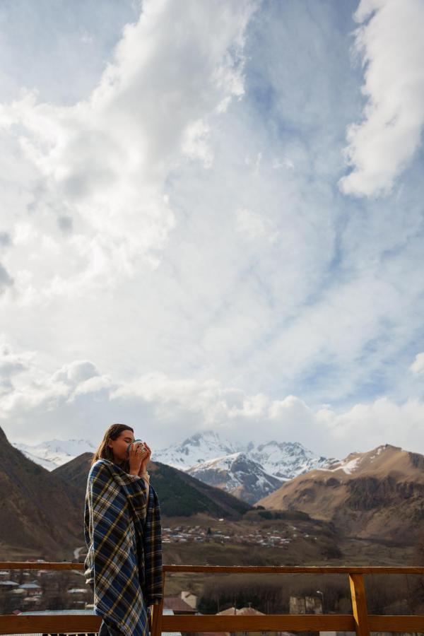 Nishi * Kazbegi
